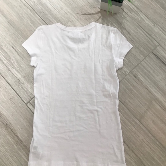 New Guess white t-shirt with silver foil print - Picture 4 of 4